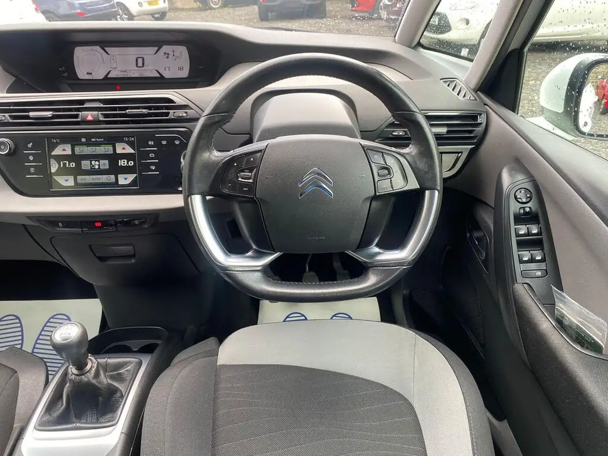 2014-citroen-c4-picasso-16e-hdi-vtr-115ps-big-22