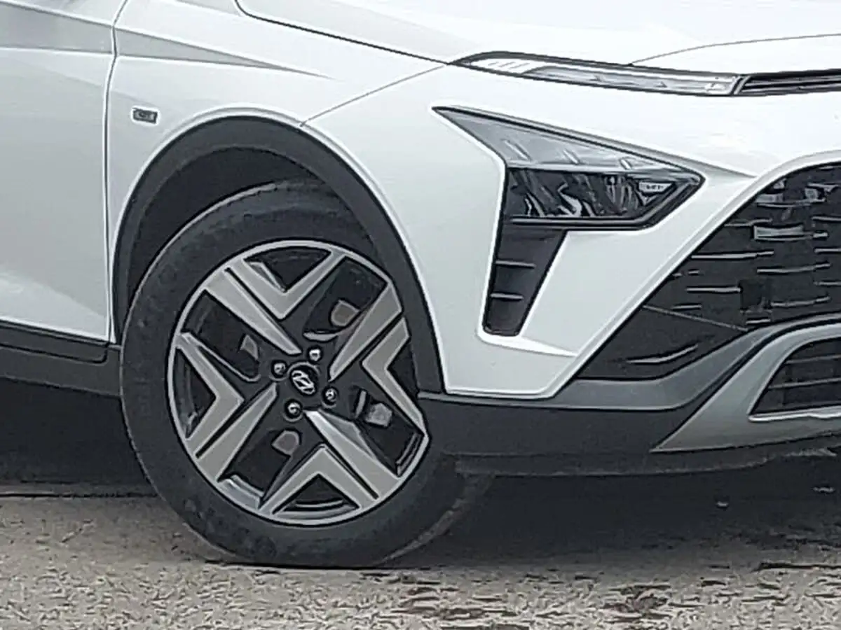 2024-hyundai-bayon-10-t-gdi-premium-120ps-48-volt-mhev-dct-big-8