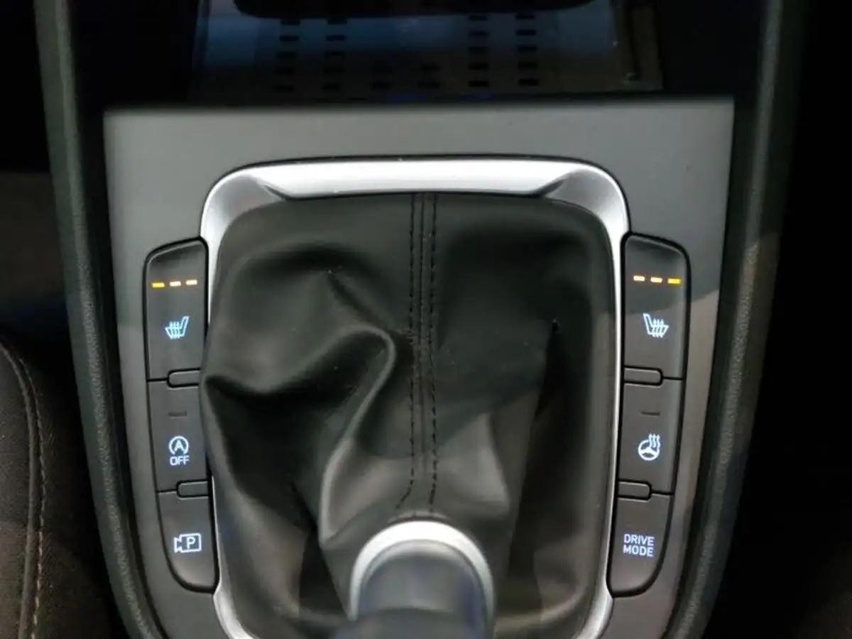 2022-hyundai-kona-10-t-gdi-premium-big-12
