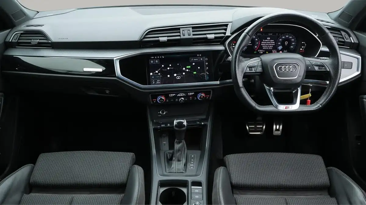 2021-audi-q3-15-35-tfsi-black-edition-codcomfort-sound-pack-station-wagon-big-13