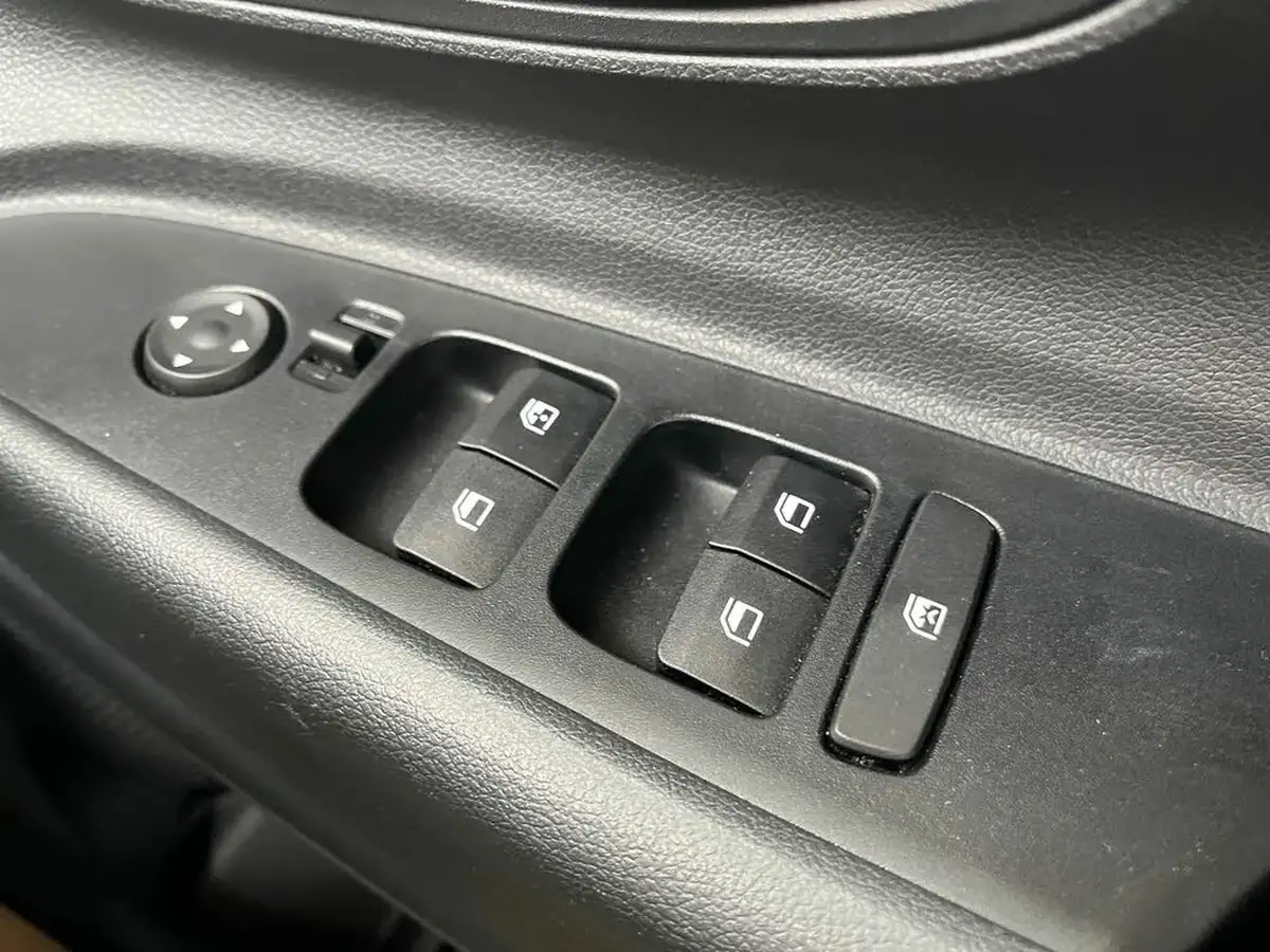 2022-hyundai-i20-10-t-gdi-se-connect-dct-big-19
