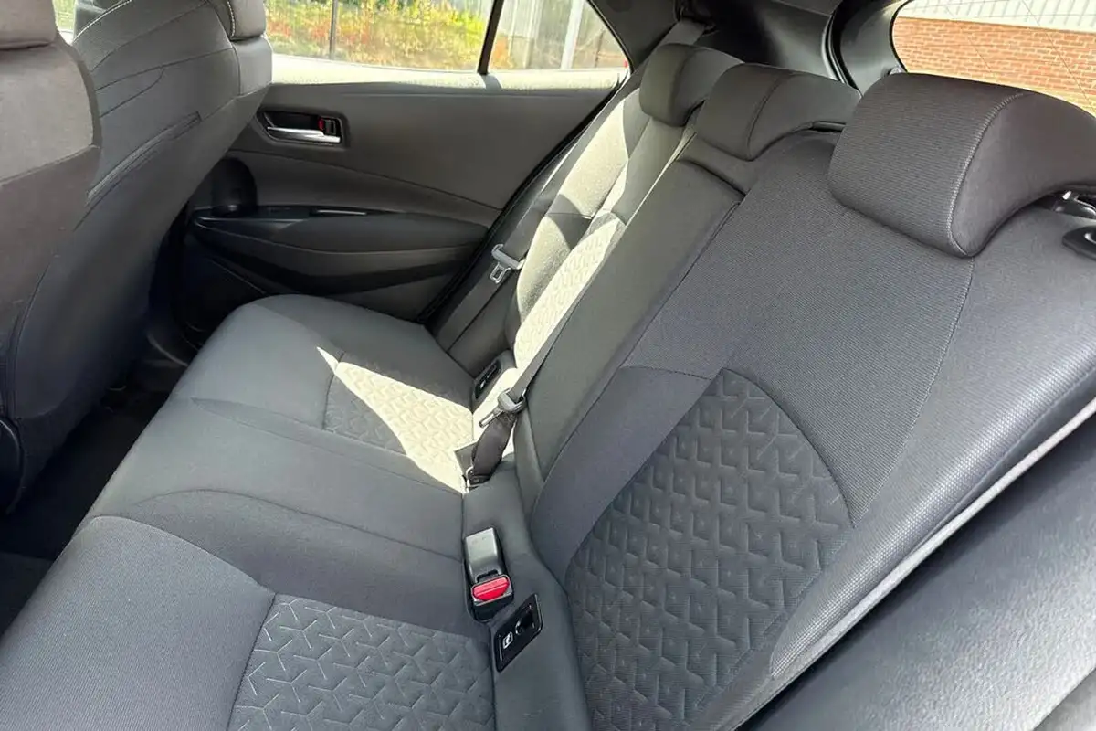 2022-toyota-corolla-18-vvt-i-icon-tech-trk-hatchback-5d-big-18