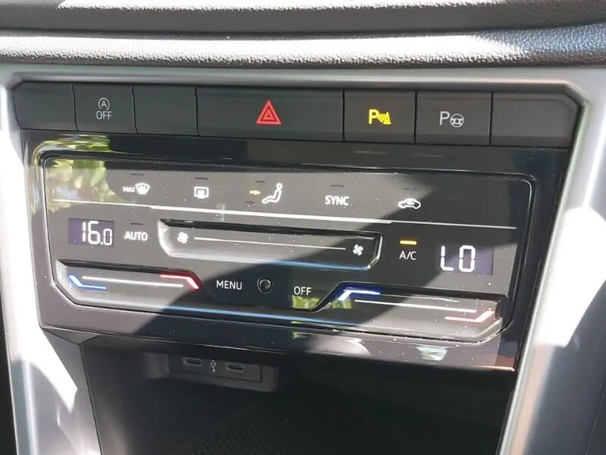 2022-volkswagen-t-roc-15-tsi-life-big-17
