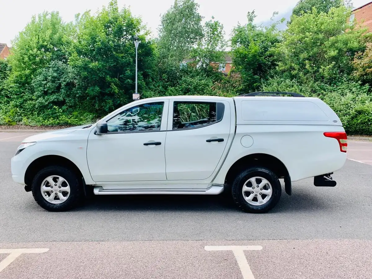 2019-mitsubishi-l200-24di-d-4life-eu6b-double-pickup-big-5