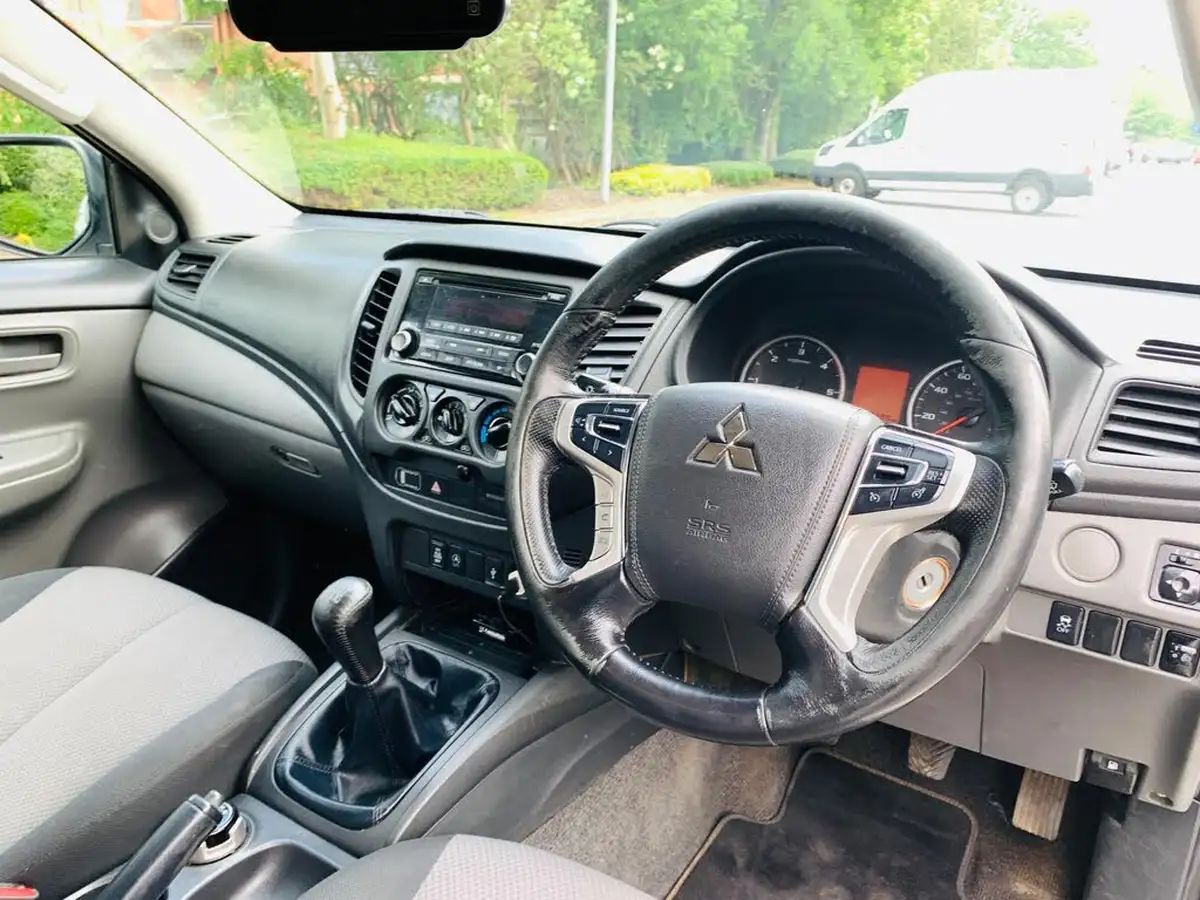 2019-mitsubishi-l200-24di-d-4life-eu6b-double-pickup-big-29