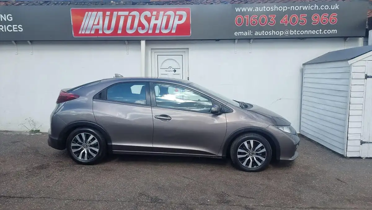 2014-honda-civic-16td-s-hatchback-big-4