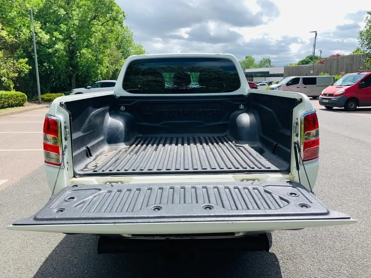 2019-mitsubishi-l200-24di-d-barbarian-eu6-big-38