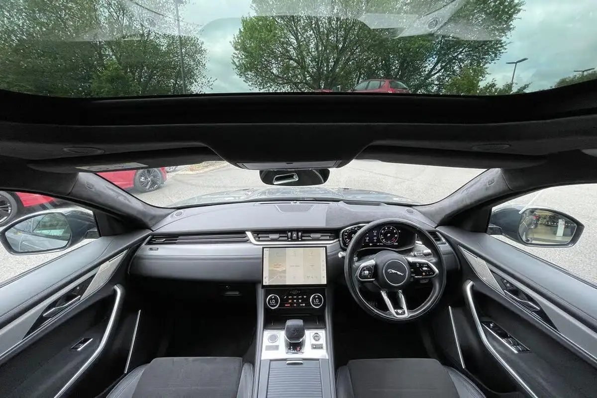 2021-jaguar-f-pace-50-v8-svr-big-2