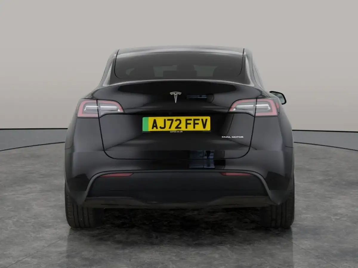 2022-tesla-model-y-e-long-range-big-9