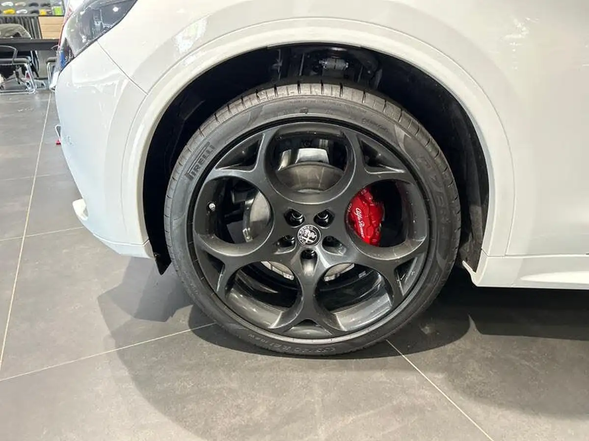 2025-alfa-romeo-stelvio-20-tributo-italiano-big-2