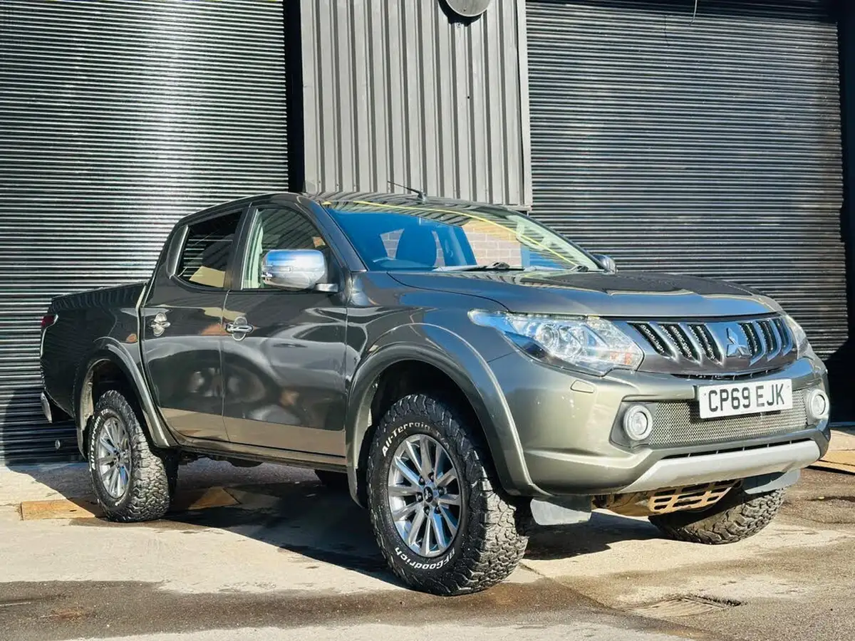 2019-mitsubishi-l200-24di-d-barbarian-eu6-big-25