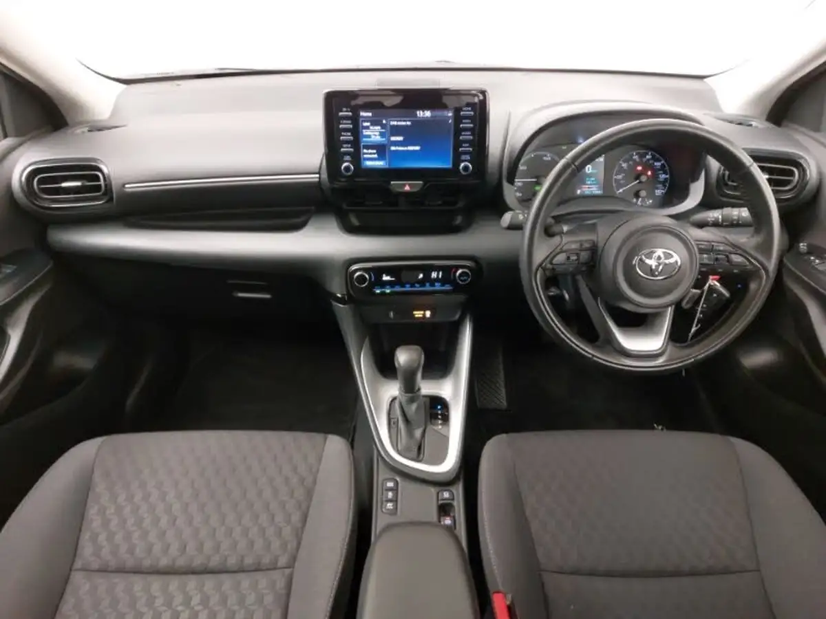 2023-toyota-yaris-15-vvt-i-icon-big-2