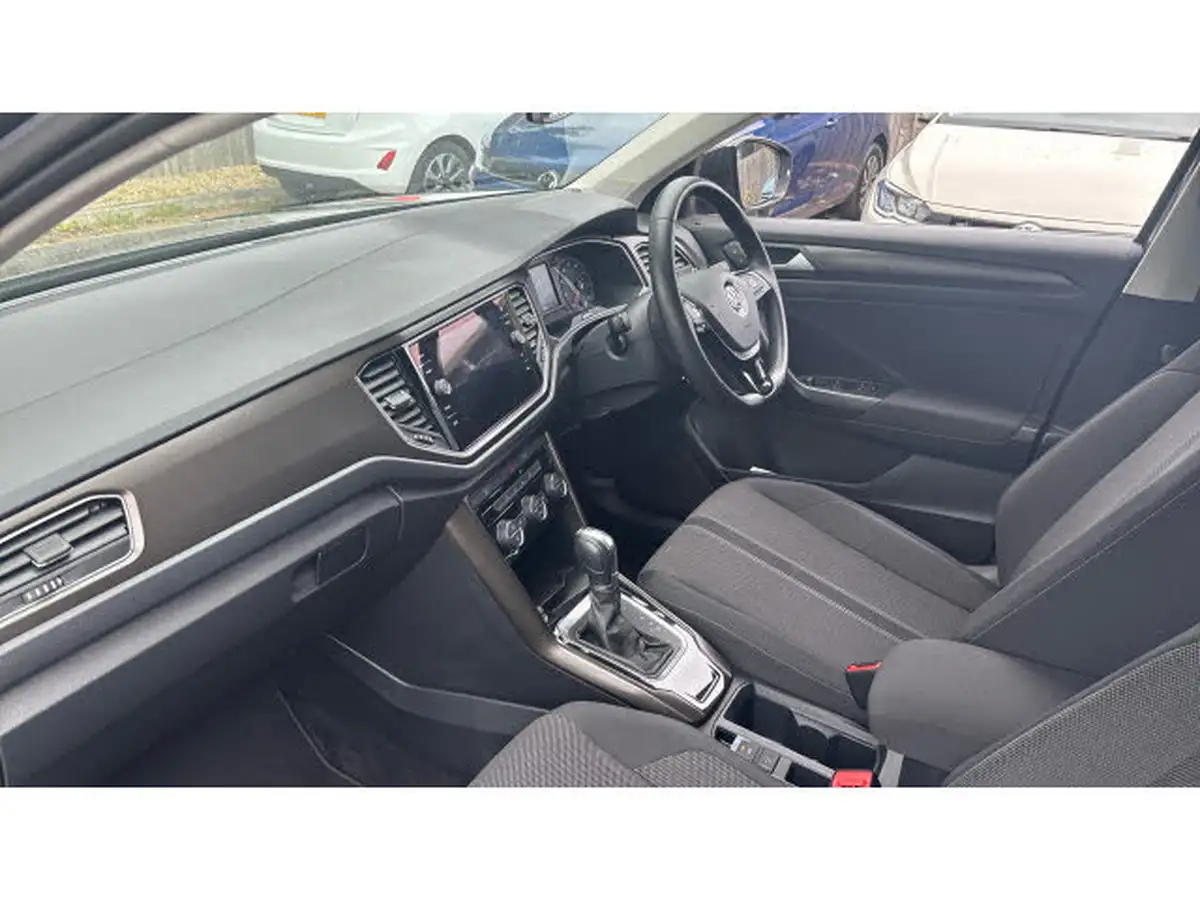 2019-volkswagen-t-roc-15-tsi-se-dsg-big-8