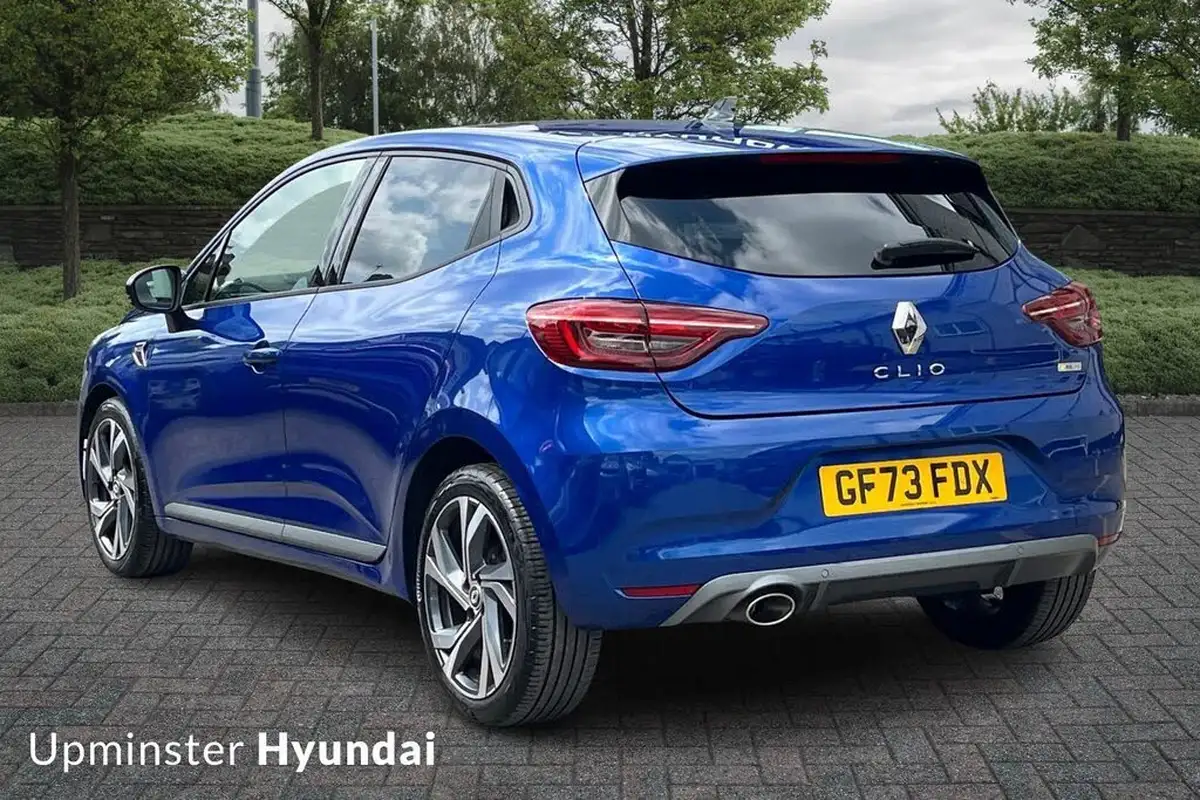 2023-renault-clio-10-tce-rs-line-big-2