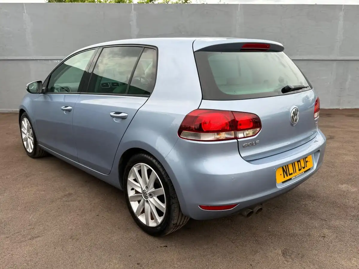 2011-volkswagen-golf-14-gt-tsi-160ps-hatchback-5d-dsg-big-1