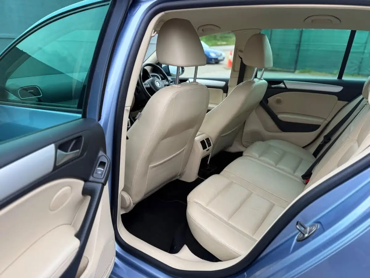 2011-volkswagen-golf-14-gt-tsi-160ps-hatchback-5d-dsg-big-25