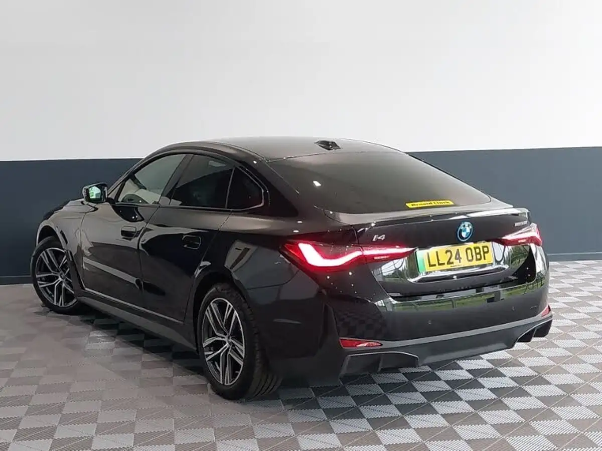 2024-bmw-i4-e-edrive35-sport-big-1