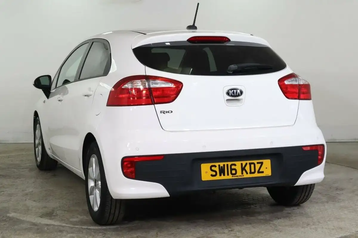 2016-kia-rio-125-sr7-5d-big-5