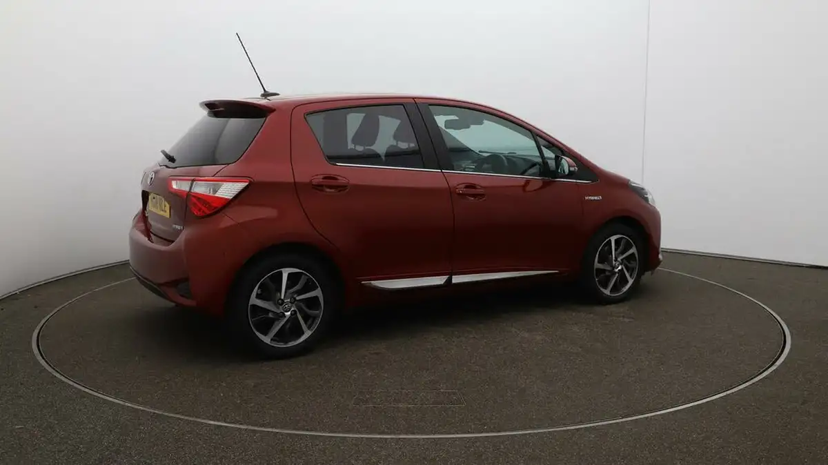 2018-toyota-yaris-15-vvt-i-excel-hybrid-big-52