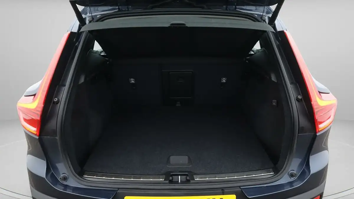 2021-volvo-xc40-15-t3-inscription-161bhp-auto-big-17