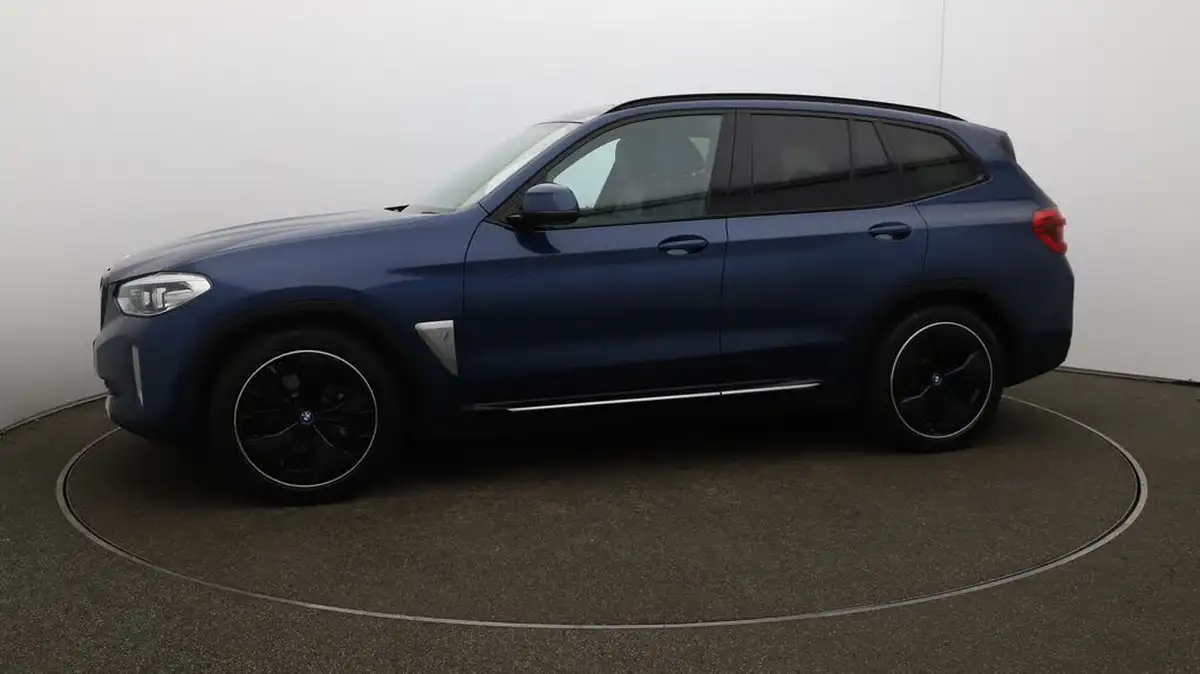 2022-bmw-ix3-e-premier-edition-big-68