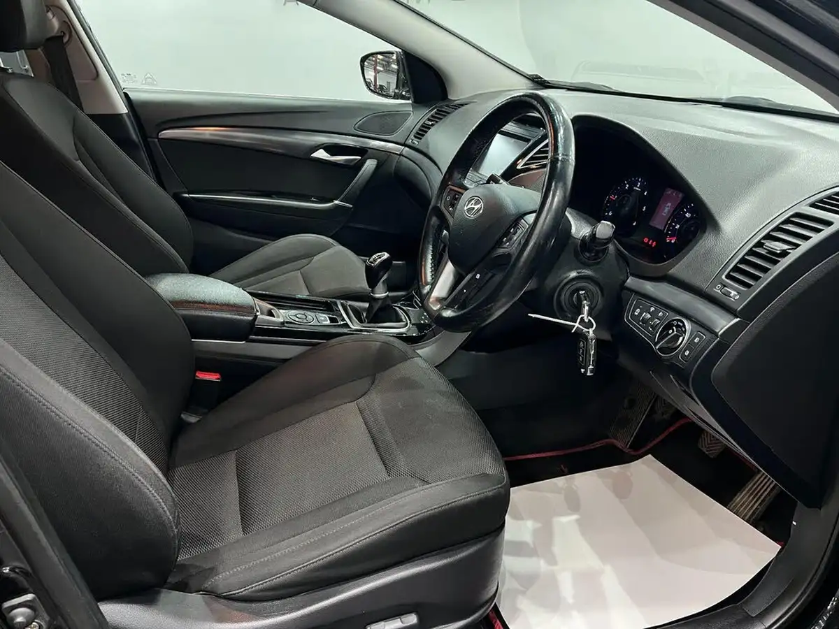 2017-hyundai-i40-17crdi-se-nav-141ps-tourer-5d-big-25