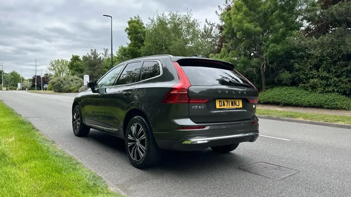 2022-volvo-xc60-20-t6-inscription-350bhp-big-43