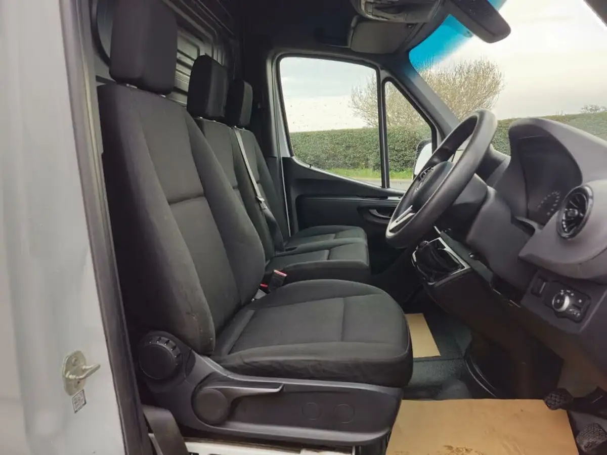 2021-mercedes-benz-sprinter-21cdi-314-l3h2-progressive-panel-big-10