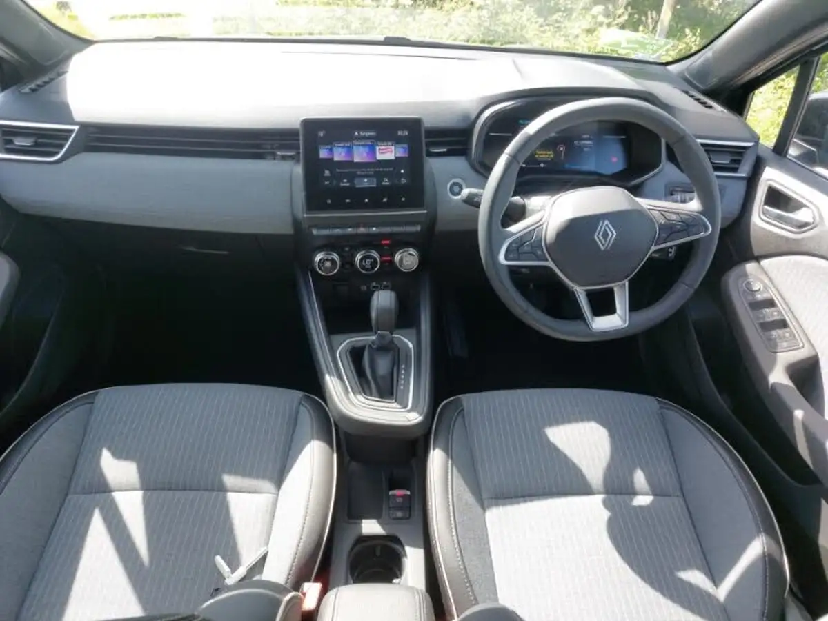 2025-renault-clio-16-techno-big-2