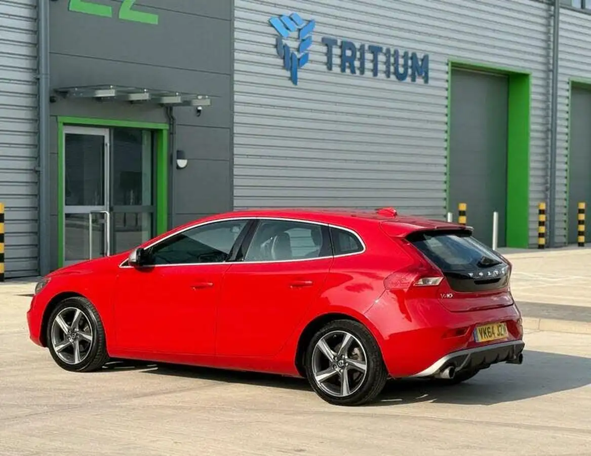 2014-volvo-v40-16td-d2-r-design-nav-big-21