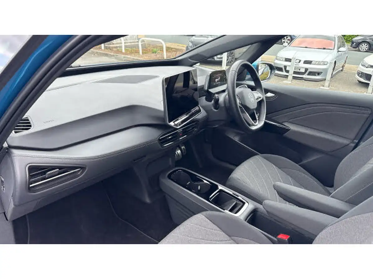 2025-volkswagen-id3-e-pro-match-59kwh-big-1