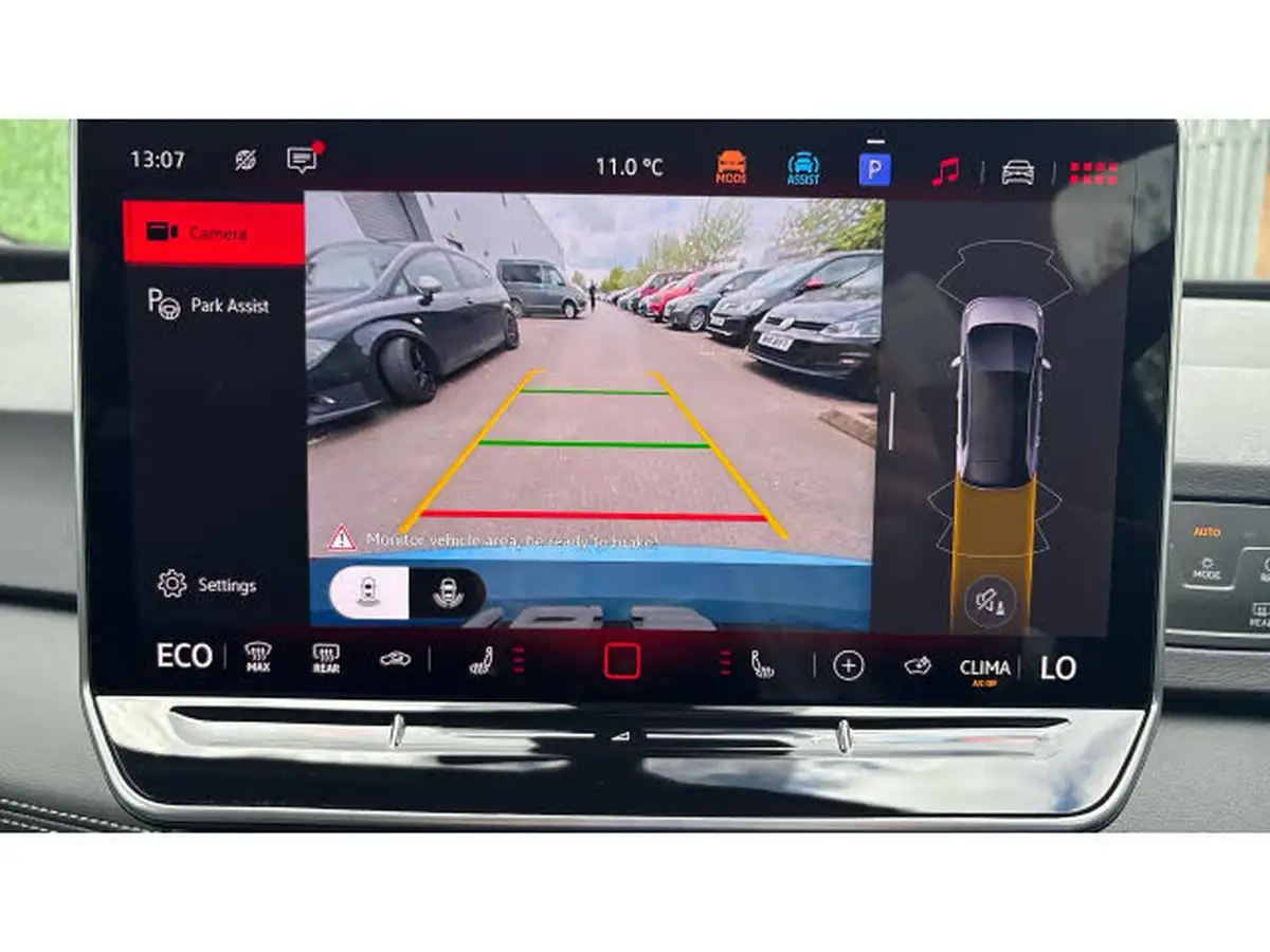 2025-volkswagen-id3-e-pro-match-59kwh-big-25