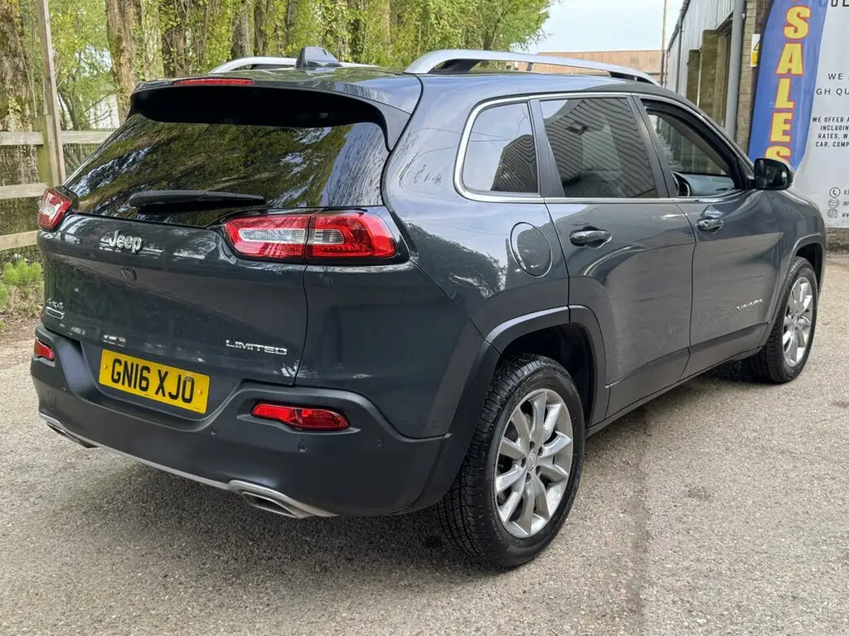 2016-jeep-cherokee-22multijet-ii-limited-ss-big-13