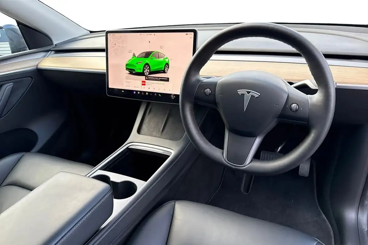 2022-tesla-model-y-e-long-range-big-13