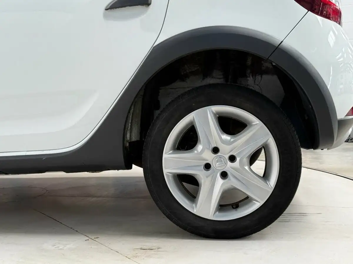 2015-dacia-sandero-stepway-09-ambiance-big-11