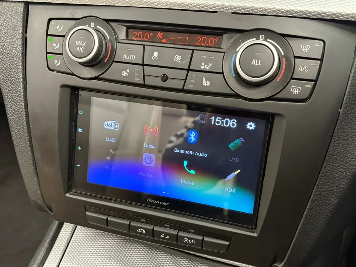 2013-bmw-1-series-20-118i-sport-plus-edition-big-46