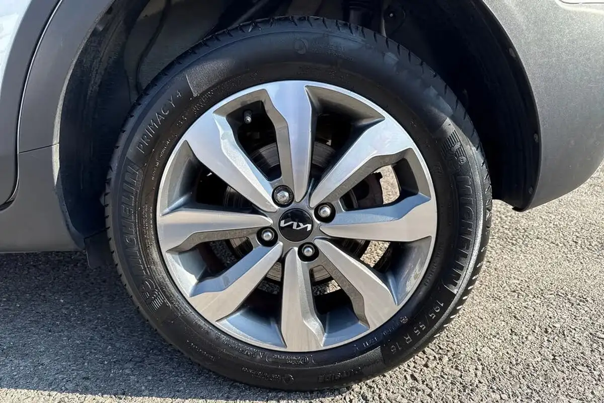 2022-kia-stonic-10-t-gdi-2-big-12