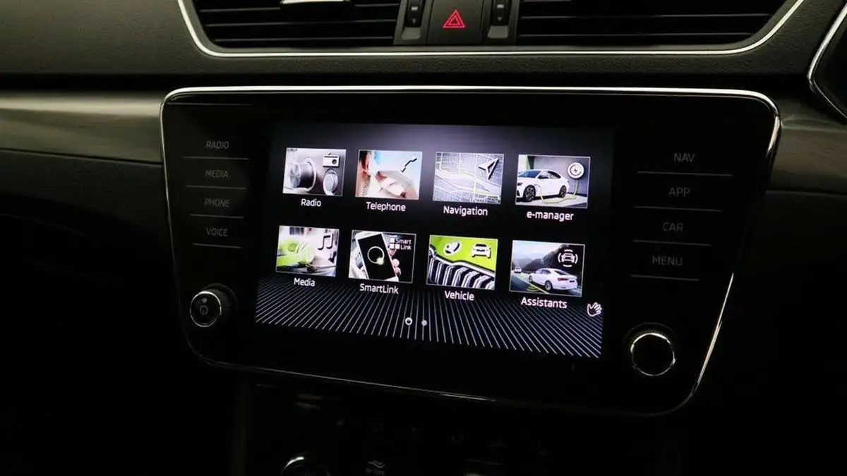 2022-skoda-superb-14-tsi-se-l-218ps-estate-big-8