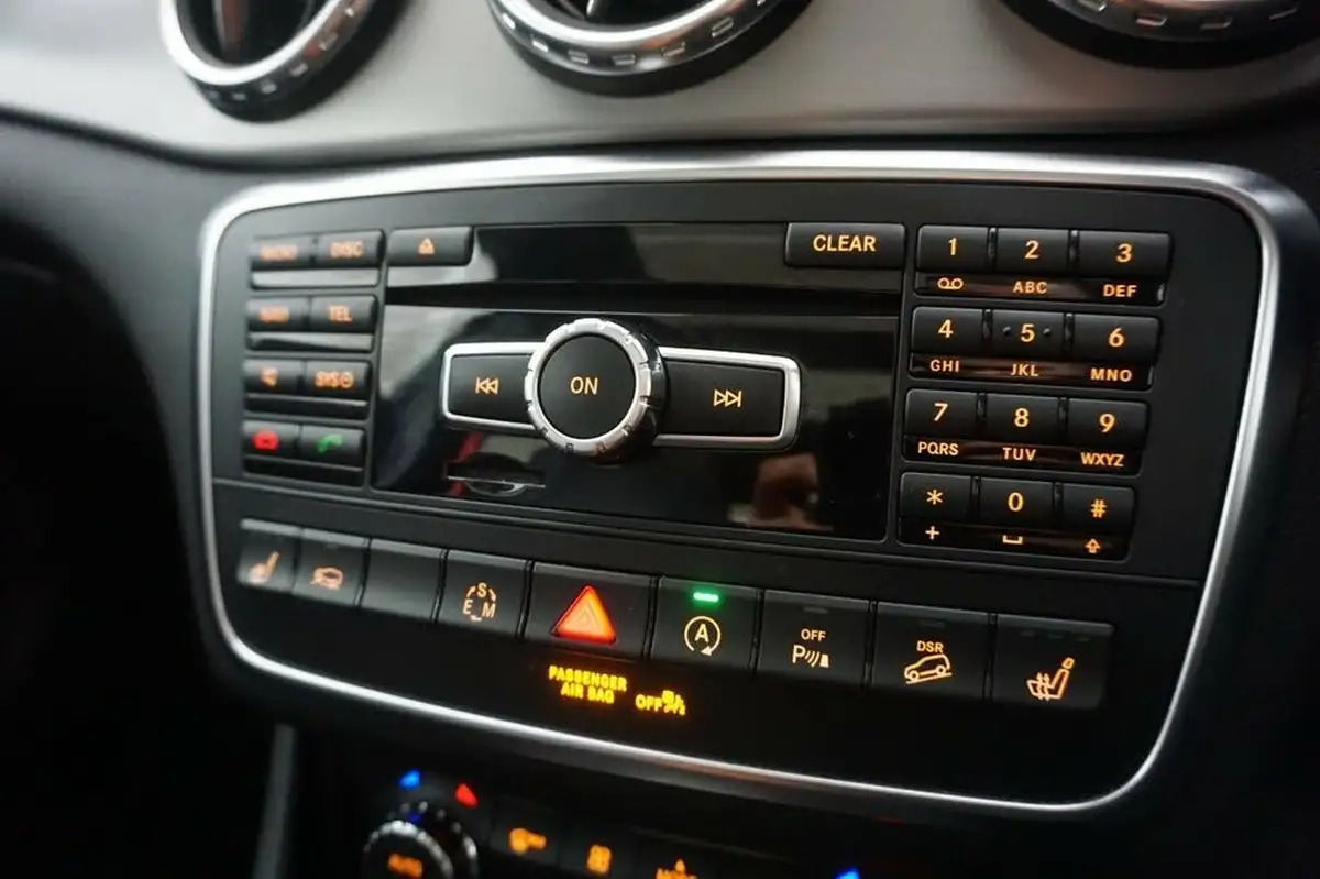 2015-mercedes-benz-gla-class-20-amg-line-premium-plus-big-35