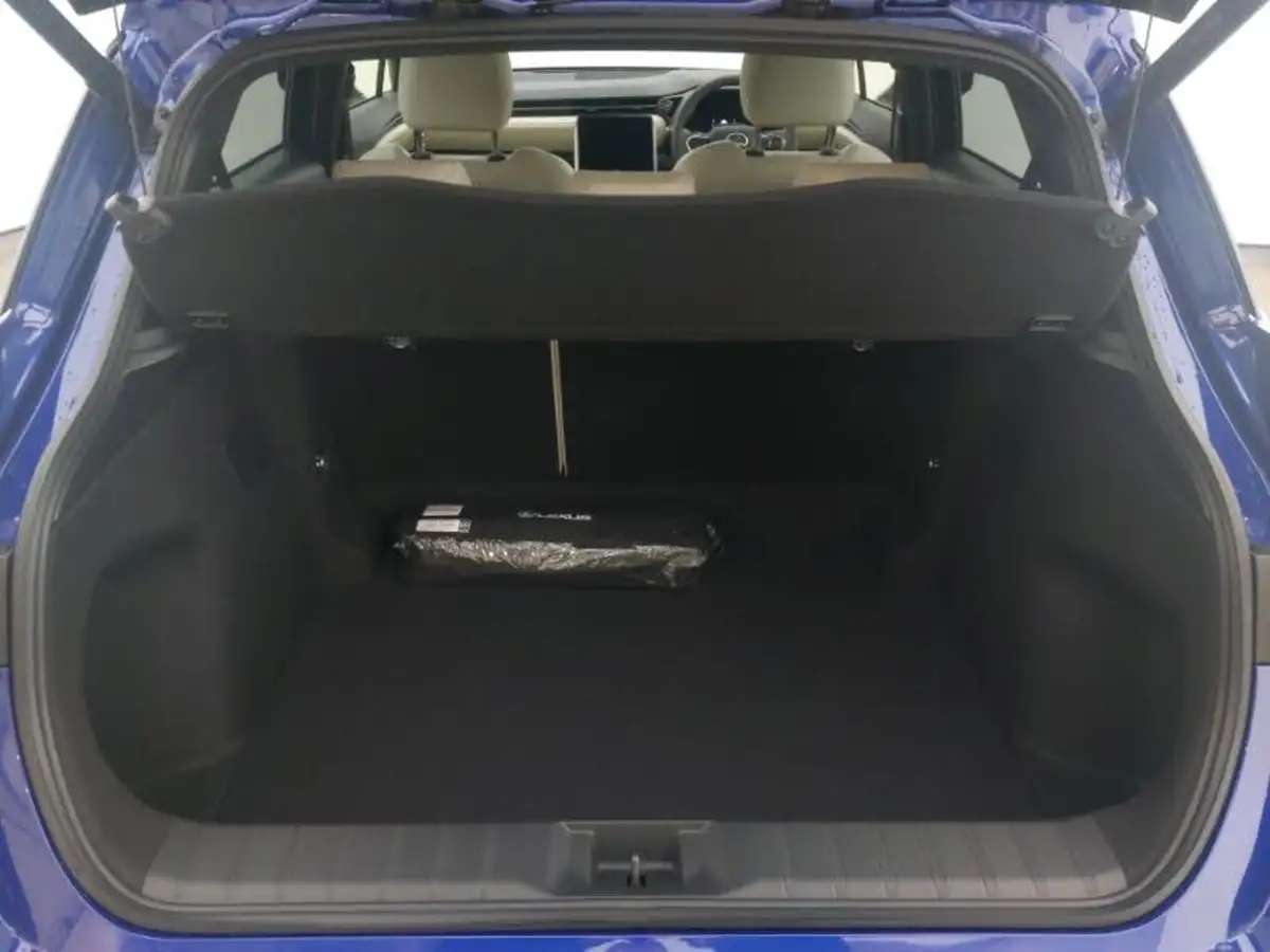 2024-lexus-lbx-15-premium-plus-big-7