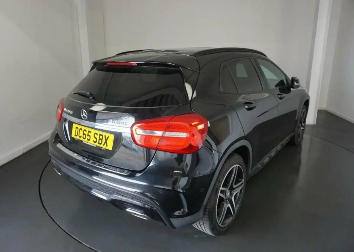 2015-mercedes-benz-gla-class-20-amg-line-premium-plus-big-11