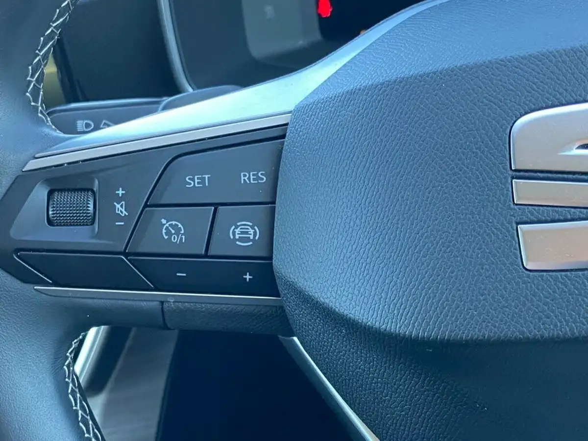 2021-seat-leon-14-e-hybrid-xcellence-hatchback-big-38