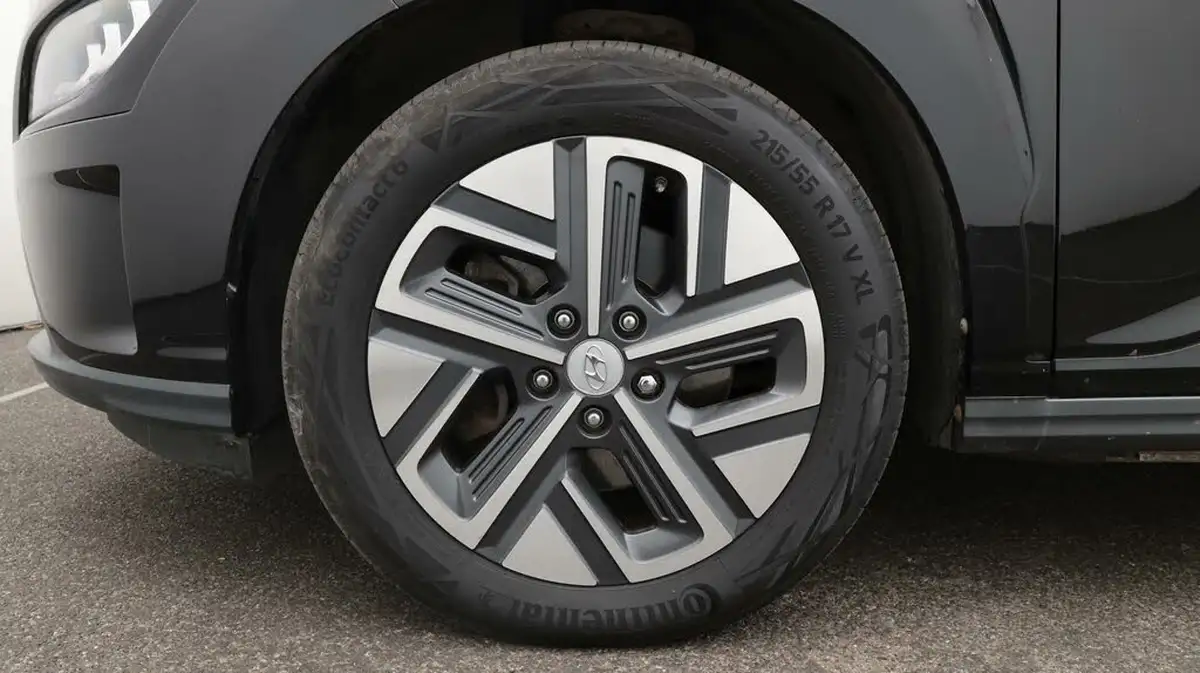 2021-hyundai-kona-e-ultimate-big-18