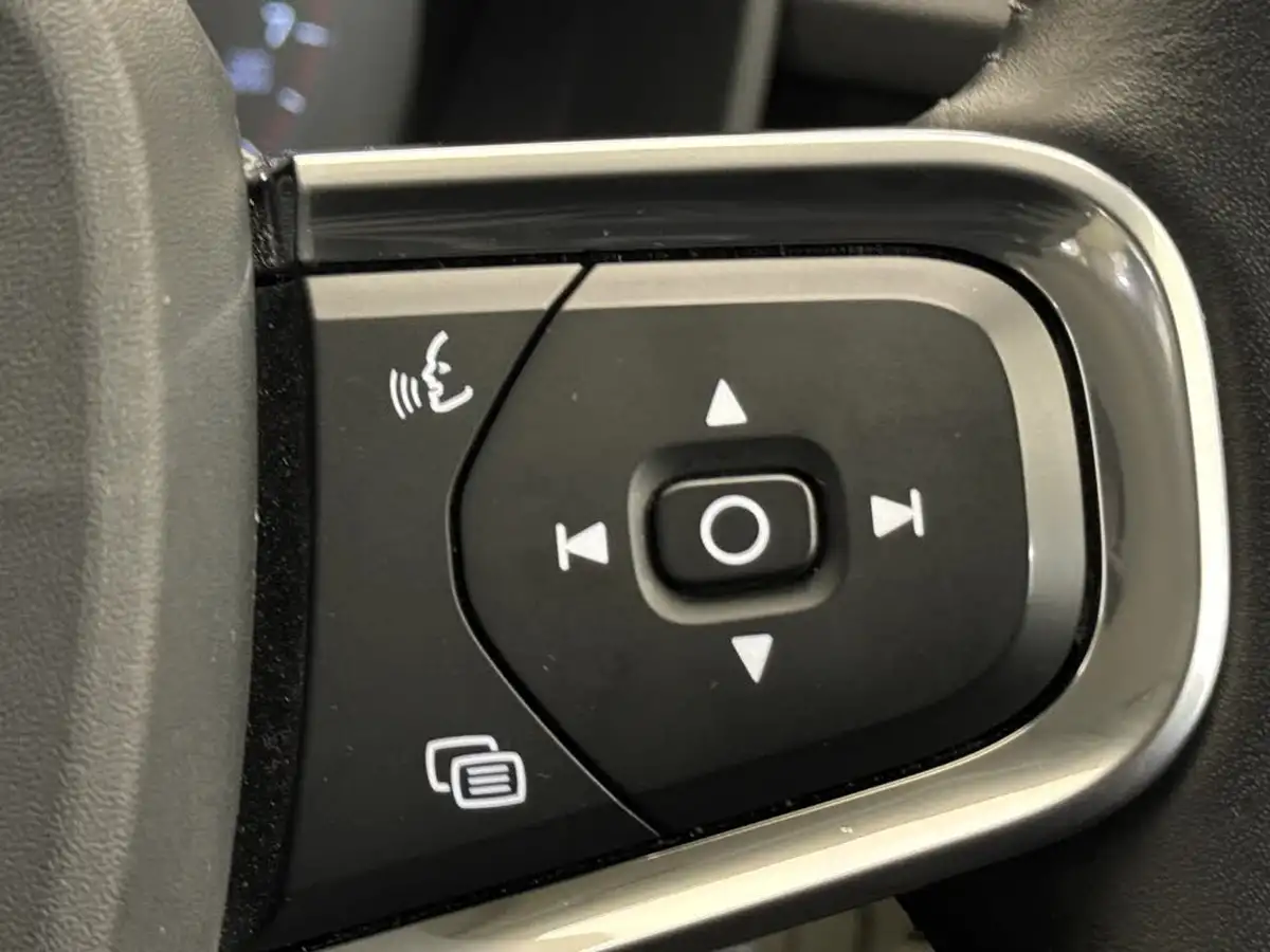 2019-volvo-xc40-20-t4-inscription-pro-awd-big-21