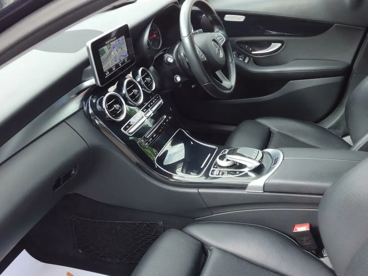 2016-mercedes-benz-c-class-21d-c220d-se-executive-edition-estate-5d-auto-big-1