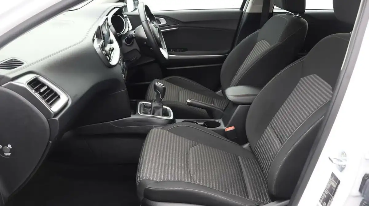 2021-kia-ceed-10-t-gdi-2-hatchback-big-13