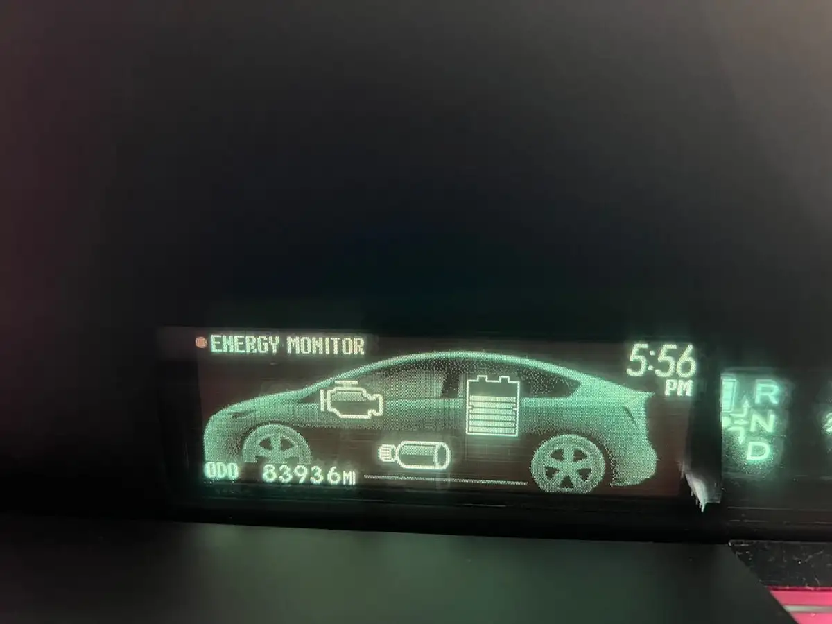 2015-toyota-prius-hybrid-big-19