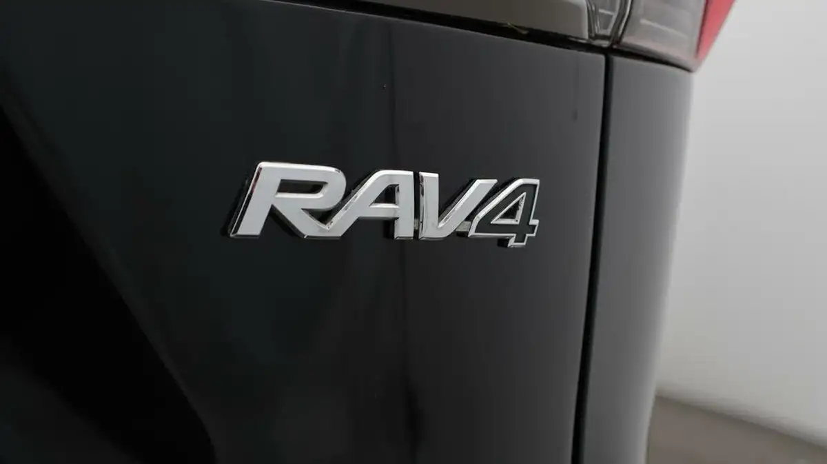 2022-toyota-rav4-25-vvt-i-design-215bhp-big-22