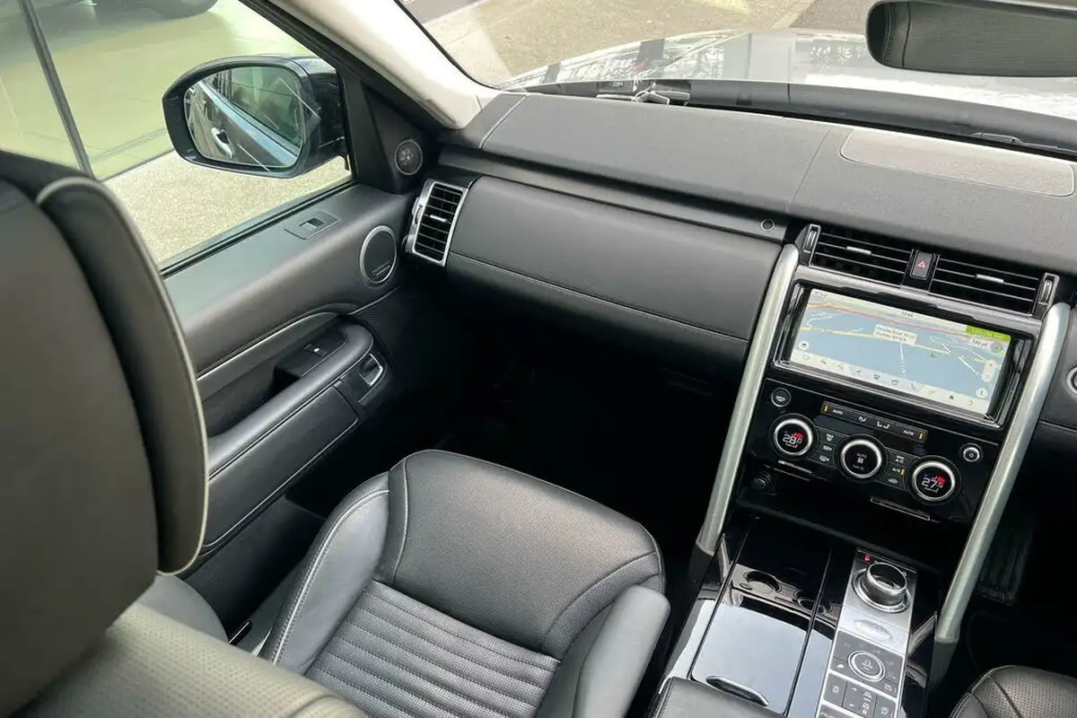 2020-land-rover-discovery-30-sd6-hse-luxury-big-26