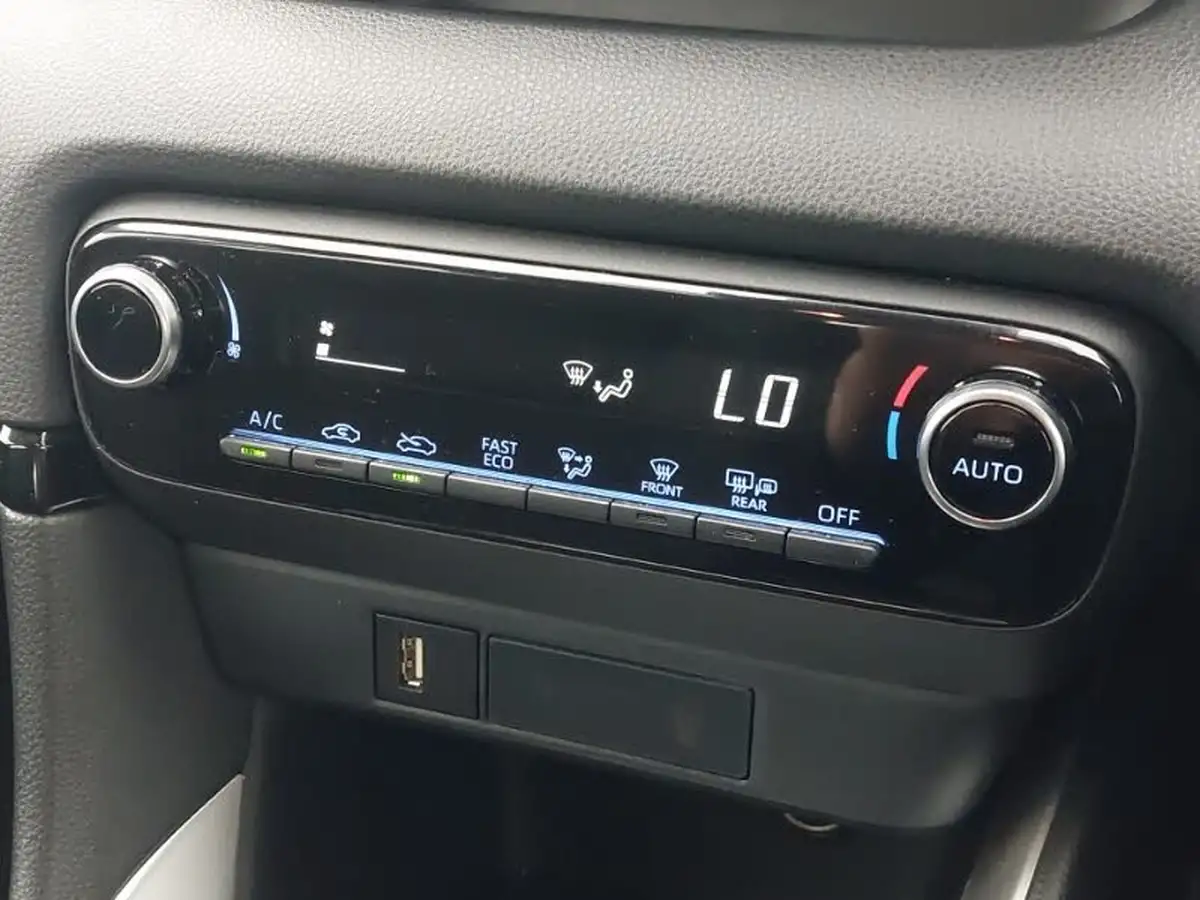 2022-toyota-yaris-15-vvt-i-icon-big-16